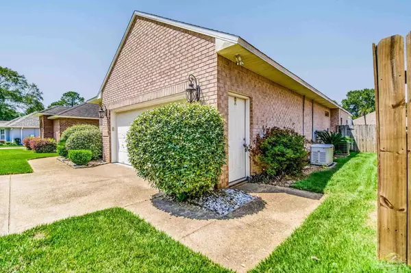 Pensacola, FL 32505,3023 Oak Pointe Dr