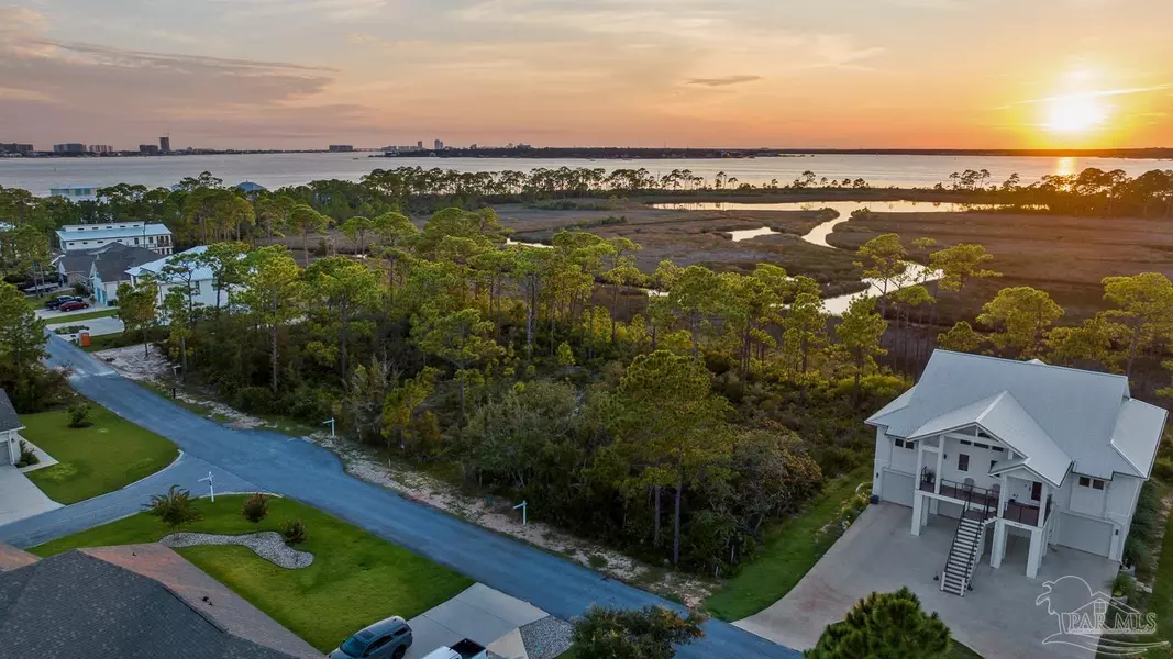 5314 North Shore Rd, Pensacola, FL 32507
