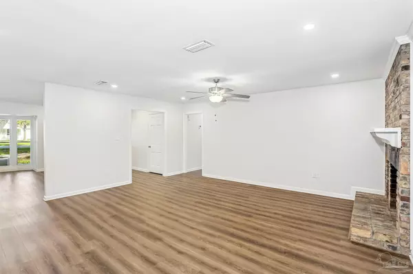 Gulf Breeze, FL 32561,110 Florida Ave