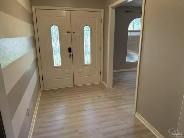 Pensacola, FL 32504,5725 Leesway Blvd
