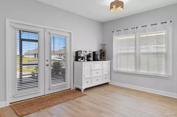 Milton, FL 32583,3990 Song Bird Way