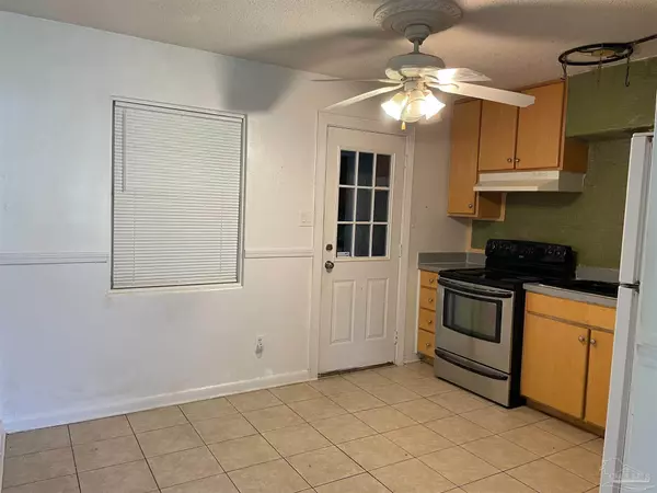 Pensacola, FL 32505,835 S Madison Dr