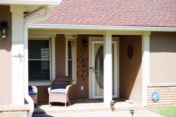 3876 Mariners Dr, Gulf Breeze, FL 32563