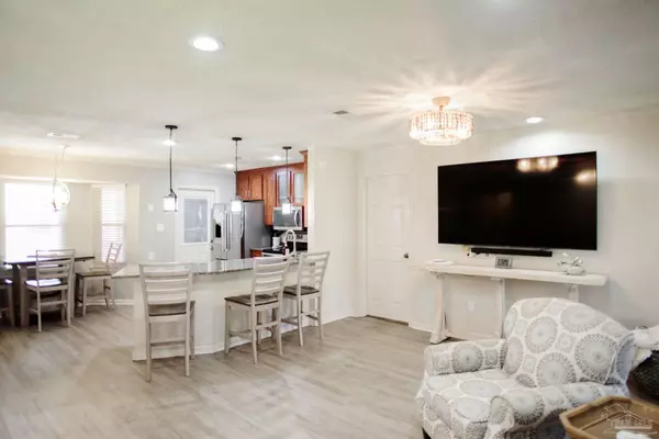 Gulf Breeze, FL 32563,3876 Mariners Dr