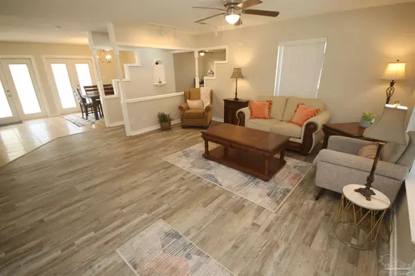 Milton, FL 32570,5720 Redwood Dr