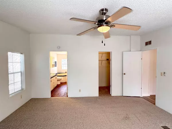 Pace, FL 32571,3936 Griffith Rd