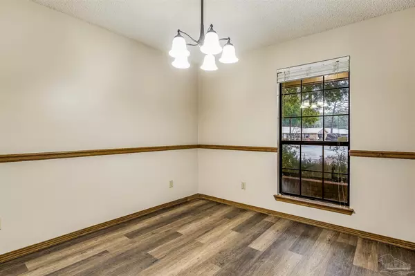 Pensacola, FL 32504,6327 Heart Pine Dr