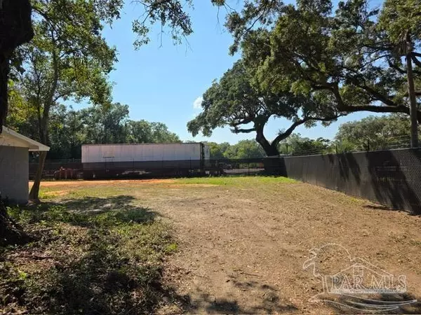 Pensacola, FL 32534,8895 Untreiner Ave