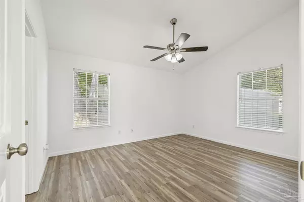 Pensacola, FL 32507,2462 Redoubt Ave