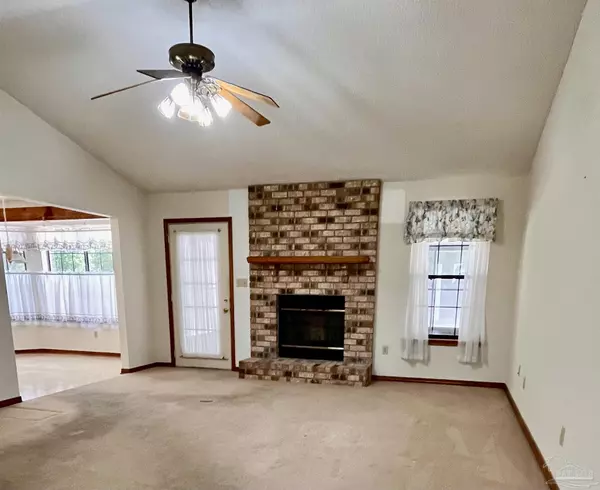 Pensacola, FL 32506,7416 Saint James Pl