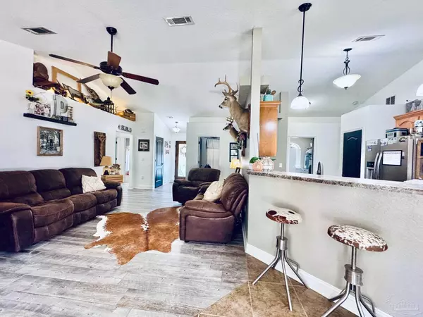 Milton, FL 32583,5045 Toebars Tr