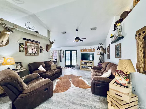 Milton, FL 32583,5045 Toebars Tr