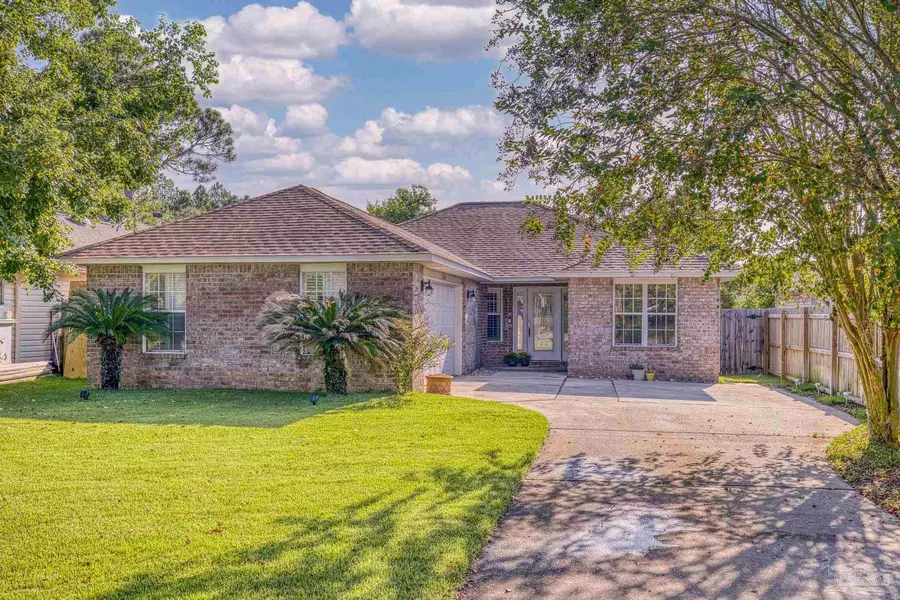 5562 Bauer Rd, Pensacola, FL 32507