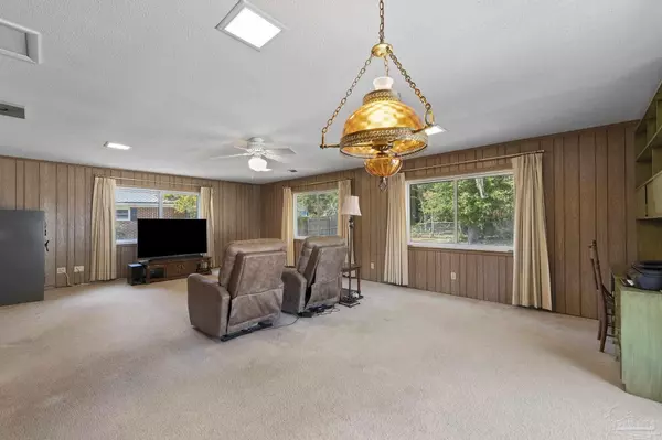 Milton, FL 32570,6578 Lakeshore Dr