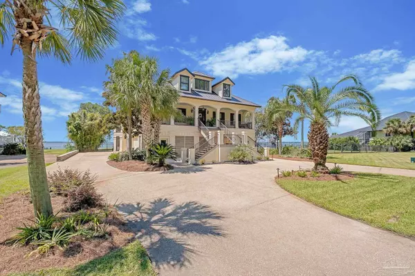 4544 Bayside Dr, Milton, FL 32583