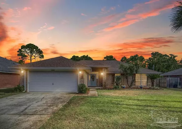 8092 Hartington Dr, Navarre, FL 32566