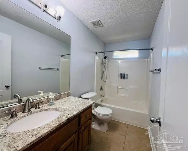 Navarre, FL 32566,7013 Leisure St