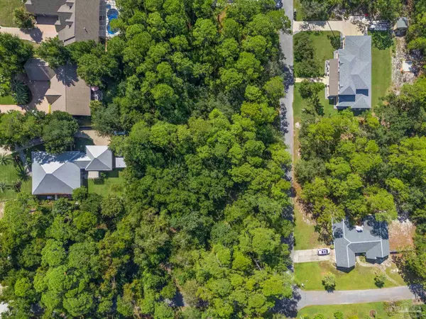 Pensacola, FL 32507,5602 North Shore Way