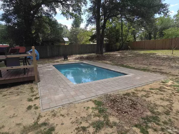 Pensacola, FL 32503,4304 Bishop St