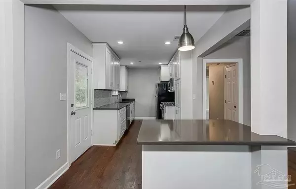 Pensacola, FL 32501,635 W Lee St