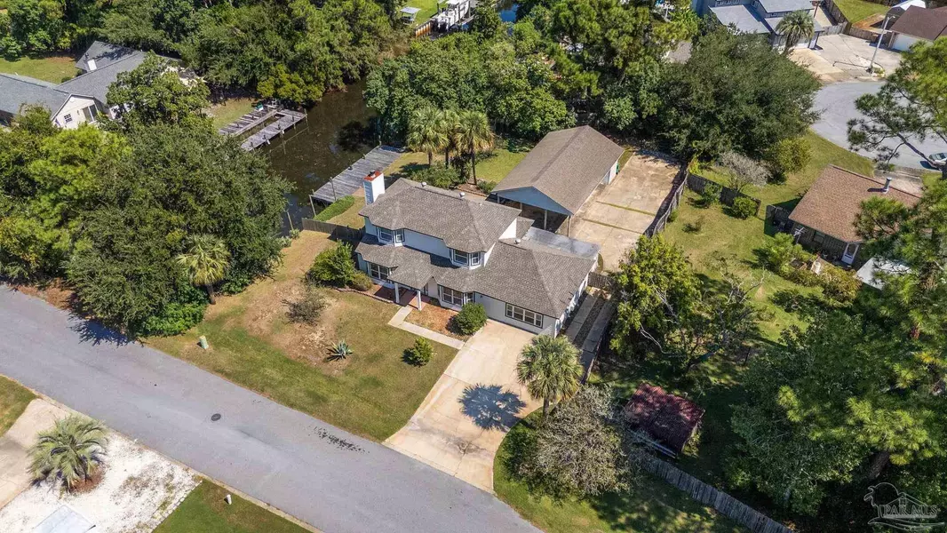 1604 Sumatra Ln, Gulf Breeze, FL 32563