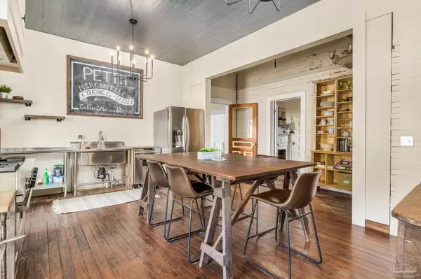 Milton, FL 32570,5093 Canal St