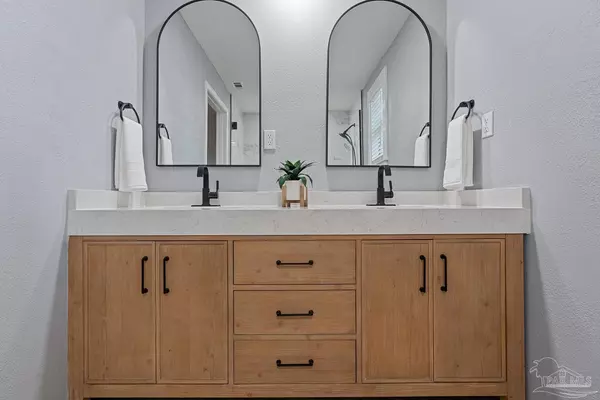 Gulf Breeze, FL 32563,5968 Capitol Dr