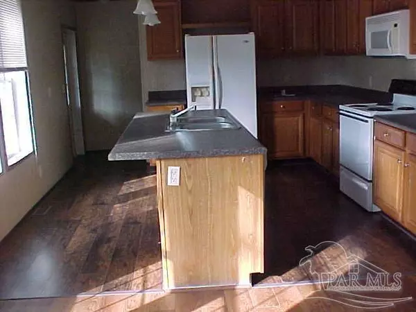 Milton, FL 32583,4727 Radio Rd