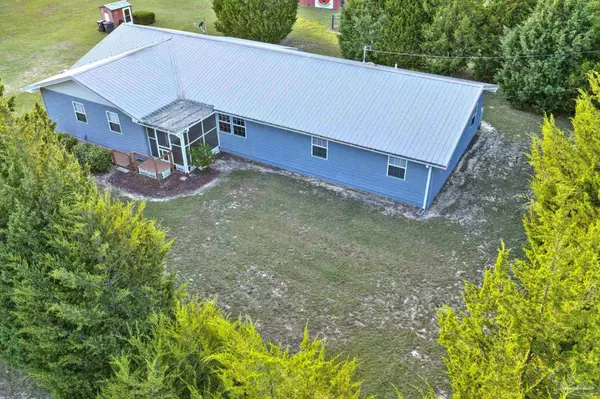 Defuniak Springs, FL 32435,585 Huckaba Rd