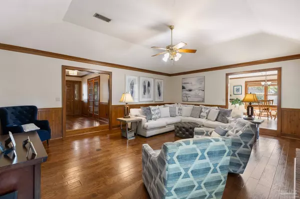 Pensacola, FL 32504,6301 Dunlieth Pl