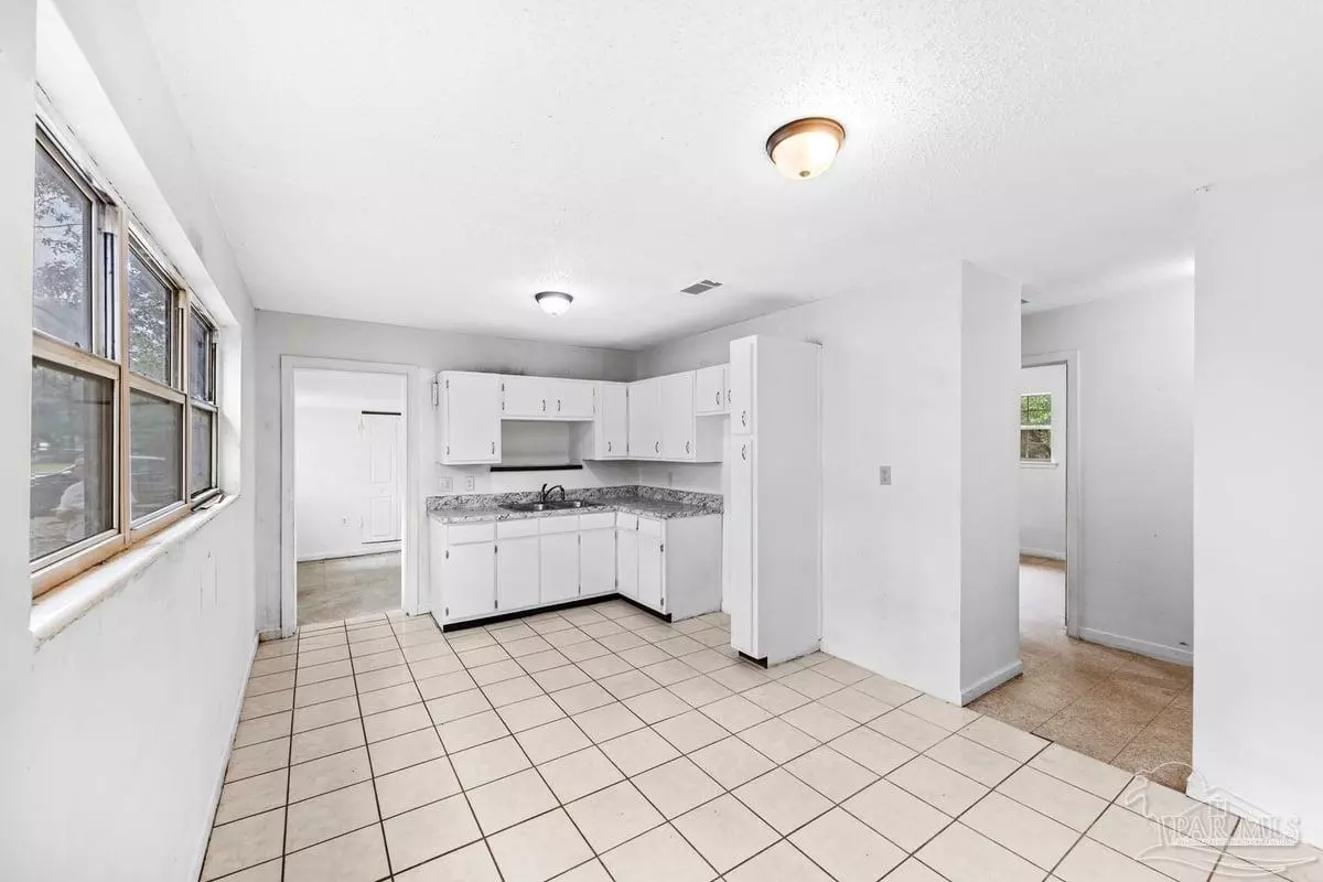 Pensacola, FL 32505,914 Twinbrook Ave