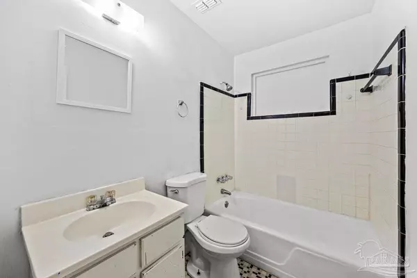 Pensacola, FL 32505,914 Twinbrook Ave