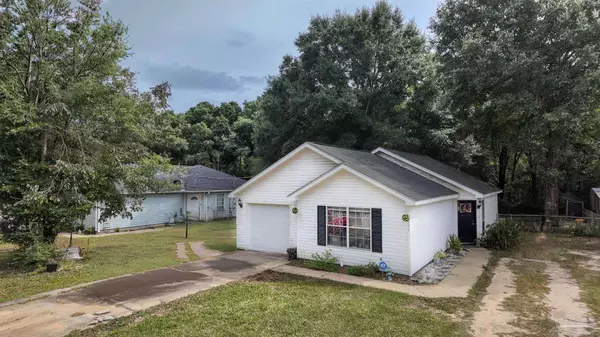 6777 Trail Ride South, Milton, FL 32570