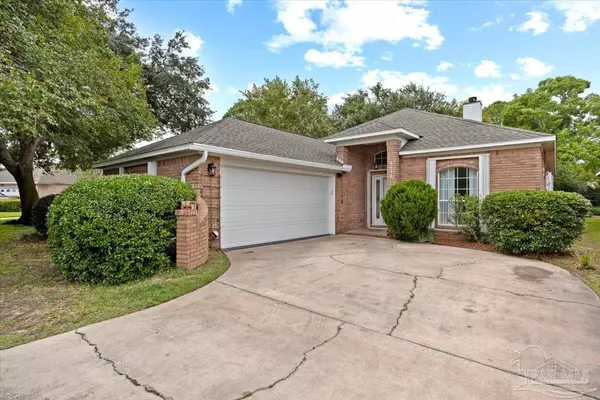 4172 Longwood Cir, Gulf Breeze, FL 32563