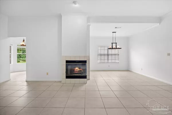 Gulf Breeze, FL 32563,4172 Longwood Cir