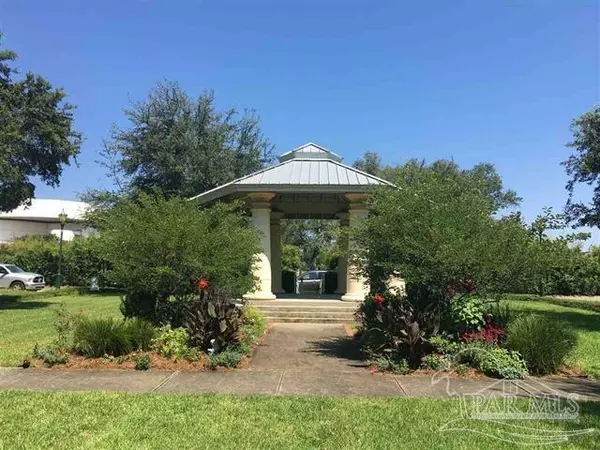 Pensacola, FL 32502,65 S 9th Ave