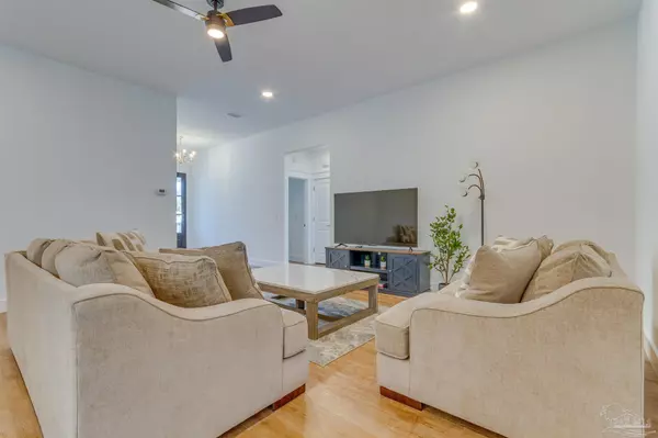 Gulf Breeze, FL 32563,5439 Stagecoach Trl