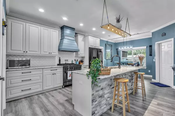 Pensacola, FL 32506,8122 Sheffield Pl