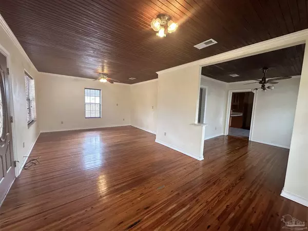 Pensacola, FL 32507,545 S 2nd St