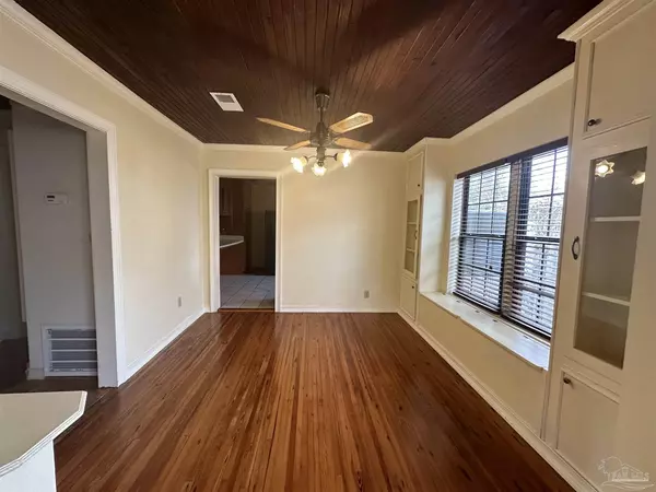 Pensacola, FL 32507,545 S 2nd St