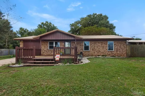 1425 Mckenzie Dr, Cantonment, FL 32533