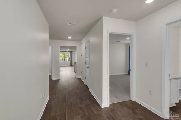 Pensacola, FL 32526,7348 Lakeside Oak Ct