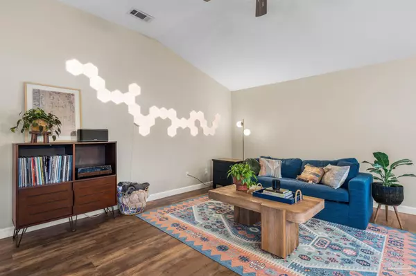 Navarre, FL 32566,2423 Raider Ln