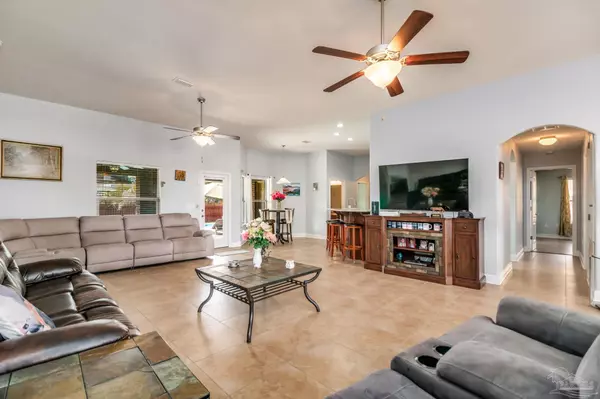 Pace, FL 32571,5202 English Oak Dr