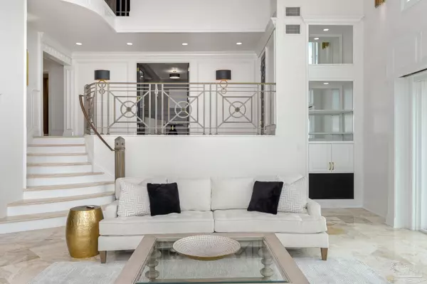 Pensacola, FL 32502,1 Port Royal Way