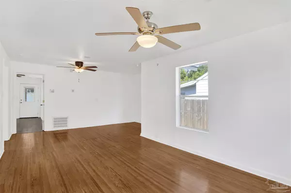 Pensacola, FL 32507,553 S 1st St