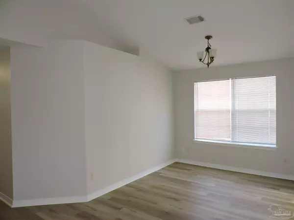 Pensacola, FL 32507,372 Mizzen Ln