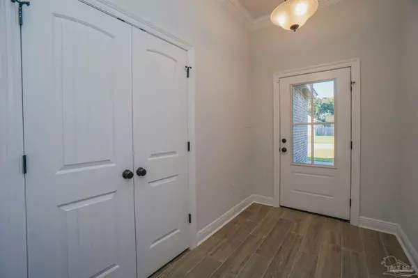 Pensacola, FL 32526,9953 Suwanee Ln