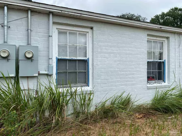 Milton, FL 32583,7095 & 7097 Milton Dr