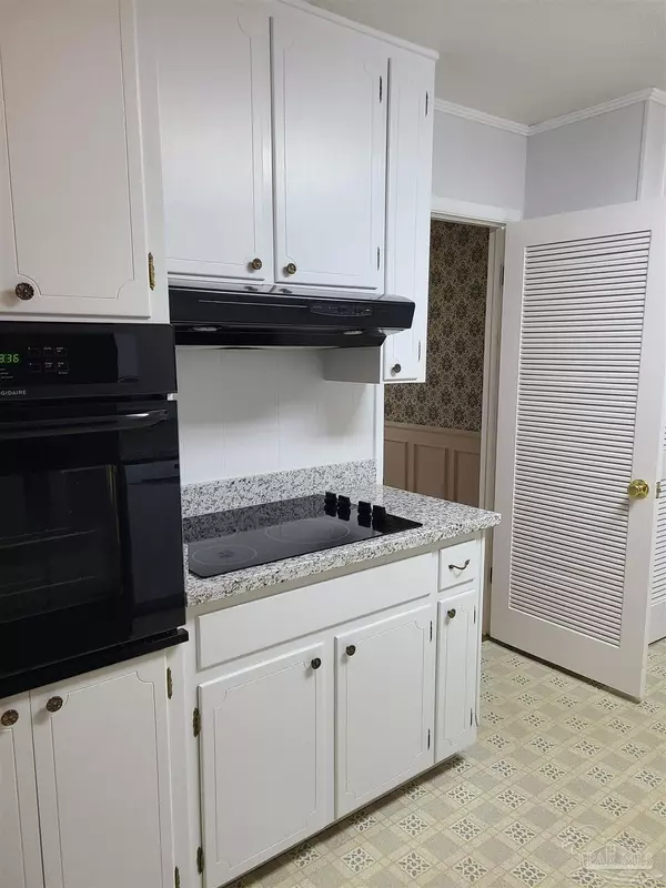 Pensacola, FL 32503,3755 Firestone Blvd